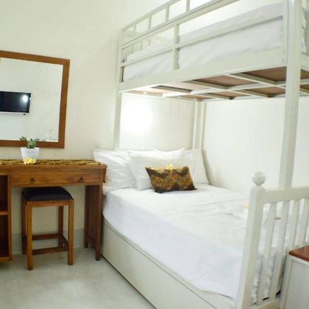 Kj Inn Homestay Senggigi Extérieur photo